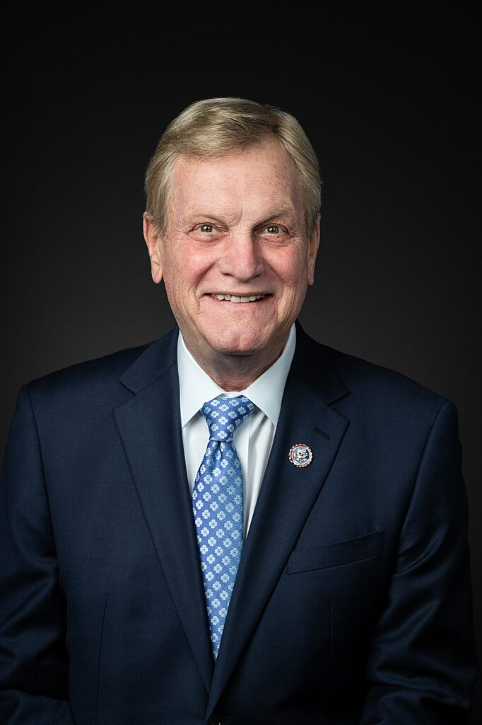 Photo of Rep. Mike Simpson (R-ID)